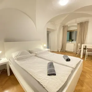 https://villa-pod-gradom.hotels-in-ljubljana.com